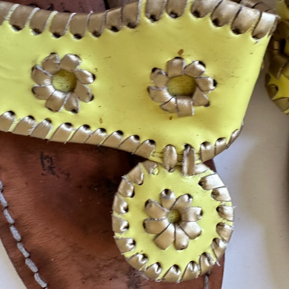 Jack Rogers size 6 yellow sandals with gold trim